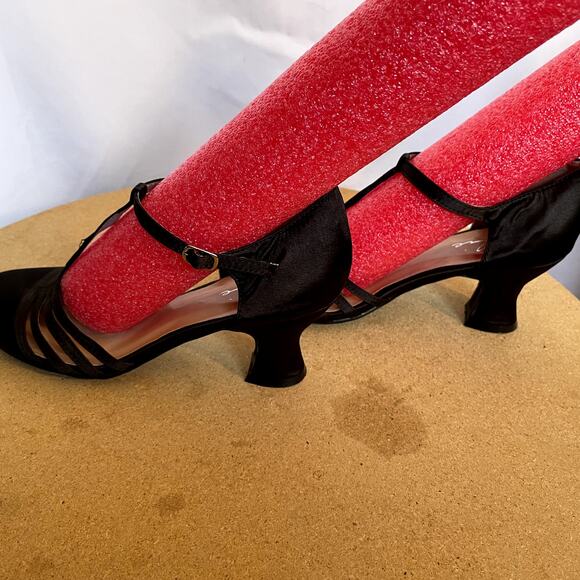 Ellie Heels Size 7 Black Woman's 2.75" heel satin buckle - Picture 5 of 11